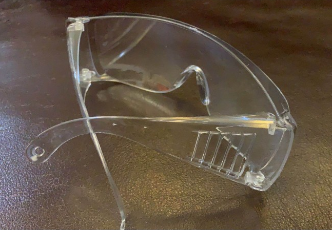 Safety goggles (transparent, laterally closed, EN 166)